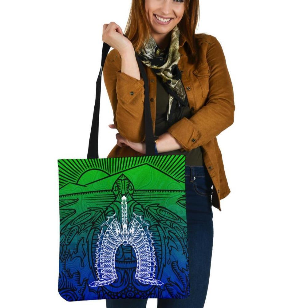 torres-strait-islanders-tote-bag-turtle-and-dhari-mask