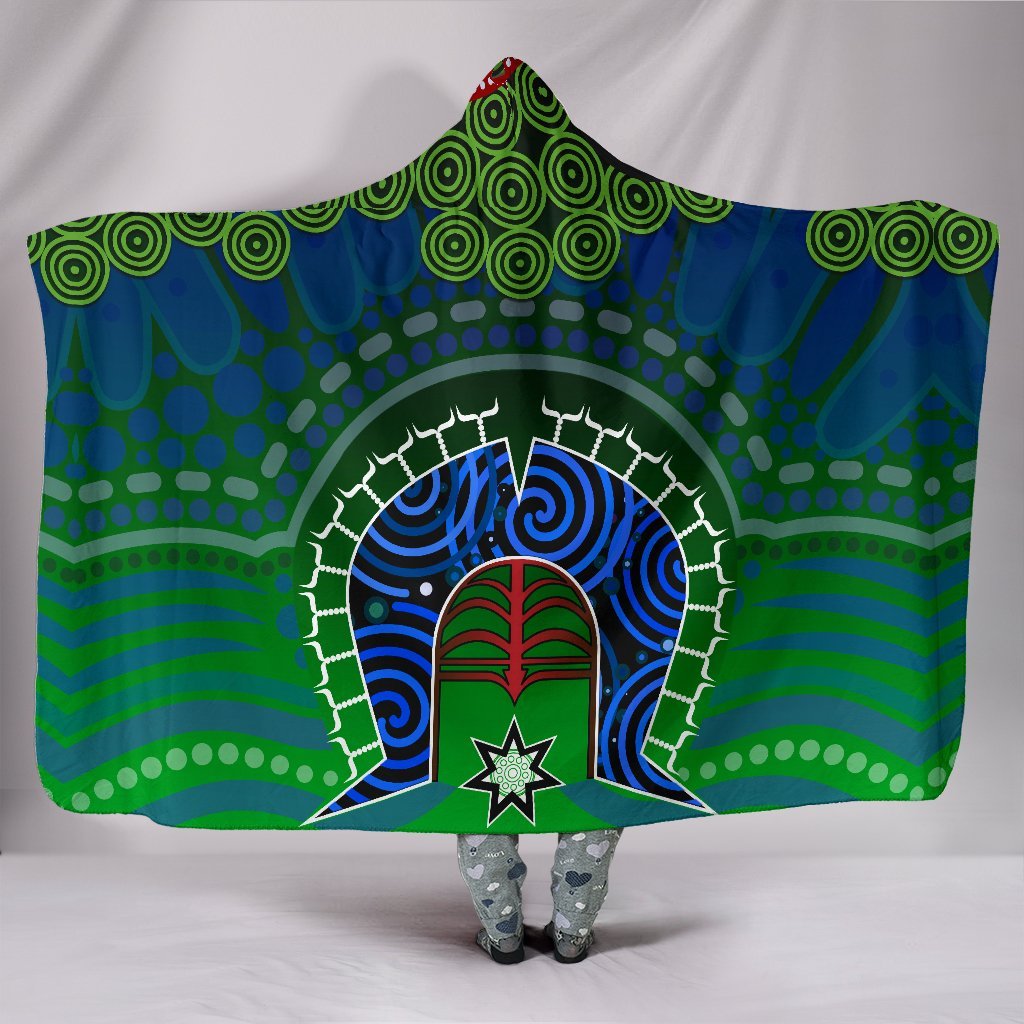 torres-strait-hooded-blanket-dhari-and-dot-patterns